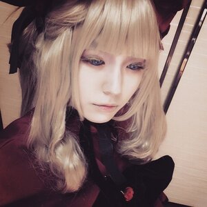 Rating: Safe Score: 0 Tags: 1girl bangs blonde_hair blue_eyes closed_mouth lips looking_at_viewer portrait realistic shinku solo User: admin