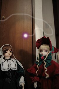 Rating: Safe Score: 0 Tags: 2girls blonde_hair blue_eyes bonnet brown_hair capelet doll dress flower long_hair long_sleeves looking_at_viewer multiple_dolls multiple_girls red_dress rose shinku suiseiseki tagme User: admin