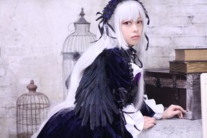 Rating: Safe Score: 0 Tags: 1girl 3d black_dress black_ribbon building closed_mouth dress fence flower frilled_sleeves frills hairband long_hair long_sleeves looking_at_viewer red_eyes ribbon rose silver_hair solo suigintou wings User: admin