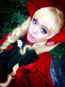 Rating: Safe Score: 0 Tags: 1girl blonde_hair blue_eyes bow eyelashes flower lips long_hair looking_at_viewer shinku solo upper_body User: admin