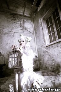 Rating: Safe Score: 0 Tags: 1girl animal_ears kirakishou monochrome solo spot_color User: admin