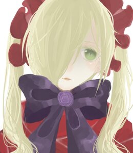 Rating: Safe Score: 0 Tags: 1girl blonde_hair bow flower green_eyes hair_over_one_eye image long_hair looking_at_viewer rose shinku solo User: admin