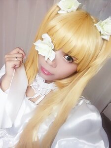 Rating: Safe Score: 0 Tags: 1girl auto_tagged bangs blonde_hair dress flower hair_ornament jewelry kirakishou lips ring smile solo upper_body white_flower white_rose User: admin