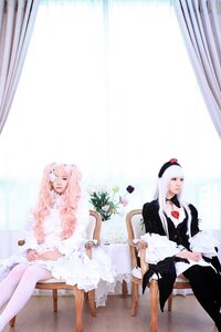 Rating: Safe Score: 0 Tags: 3girls blurry depth_of_field dress flower hat long_hair megurine_luka mini_hat mini_top_hat multiple_cosplay multiple_girls pink_hair silver_hair sitting tagme top_hat User: admin