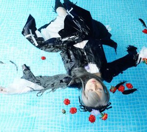 Rating: Safe Score: 0 Tags: 1boy flower red_flower red_rose rose solo suigintou water User: admin