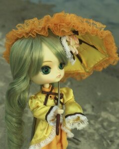 Rating: Safe Score: 0 Tags: 1girl doll dress frills green_eyes green_hair kanaria komeiji_koishi long_hair long_sleeves solo umbrella yellow_dress User: admin