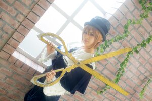 Rating: Safe Score: 0 Tags: 1girl blonde_hair brick brick_wall capelet dress hat long_sleeves solo standing suigintou wall User: admin