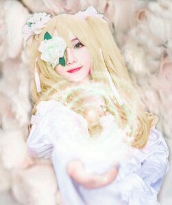 Rating: Safe Score: 0 Tags: 1girl blonde_hair blurry blurry_background blurry_foreground depth_of_field flower hair_flower hair_ornament kirakishou lips motion_blur photo solo white_flower white_rose User: admin