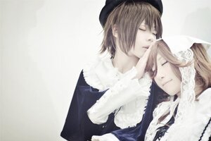 Rating: Safe Score: 0 Tags: 1boy 2boys black_headwear brown_hair closed_eyes fur_trim hat multiple_boys multiple_cosplay siblings tagme User: admin