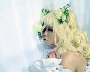 Rating: Safe Score: 0 Tags: 1girl bangs bare_shoulders blonde_hair blue_eyes eyelashes flower hair_ornament kirakishou leaf lips long_hair nail_polish portrait profile realistic solo upper_body User: admin