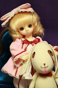 Rating: Safe Score: 0 Tags: 1girl blonde_hair bow doll dress frills green_eyes hina_ichigo hinaichigo long_sleeves looking_at_viewer ribbon short_hair solo stuffed_animal User: admin