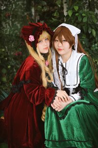 Rating: Safe Score: 0 Tags: 2girls blonde_hair blue_eyes bonnet brown_hair dress flower green_dress hat holding_hands interlocked_fingers lips long_hair long_sleeves multiple_cosplay multiple_girls realistic rose shinku siblings sisters suiseiseki tagme User: admin
