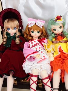 Rating: Safe Score: 0 Tags: 3girls blonde_hair bloomers blue_eyes bonnet bow doll dress drill_hair frills green_eyes hat hina_ichigo kanaria long_hair long_sleeves looking_at_viewer multiple_dolls multiple_girls parasol pink_bow ribbon rose shinku short_hair tagme twin_drills umbrella underwear User: admin