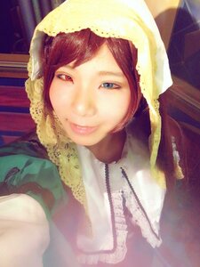Rating: Safe Score: 0 Tags: 1girl blue_eyes brown_hair closed_mouth head_scarf heterochromia lips looking_at_viewer smile solo suiseiseki upper_body veil User: admin
