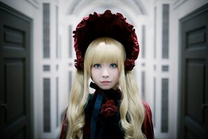 Rating: Safe Score: 0 Tags: 1girl bangs blonde_hair blue_eyes blurry blurry_background bonnet building depth_of_field flower lips long_hair looking_at_viewer photo red_flower rose shinku solo User: admin