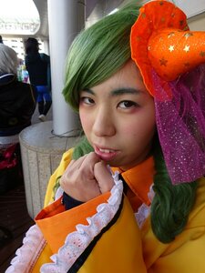 Rating: Safe Score: 0 Tags: 1girl black_eyes food green_hair hat kanaria lips realistic solo User: admin