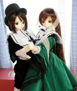 Rating: Safe Score: 0 Tags: 2girls brown_hair doll dress frills green_dress green_eyes hat heterochromia long_hair long_sleeves looking_at_viewer multiple_dolls multiple_girls red_eyes short_hair siblings sisters smile suiseiseki tagme top_hat twins User: admin