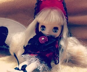 Rating: Safe Score: 0 Tags: animal animal_focus doll looking_at_viewer no_humans shinku solo User: admin