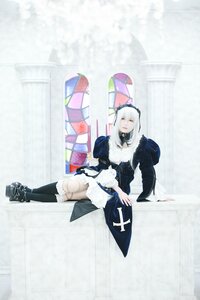 Rating: Safe Score: 0 Tags: 1girl black_dress black_footwear boots closed_eyes dress frills long_hair long_sleeves sitting solo suigintou umbrella union_jack white_hair User: admin