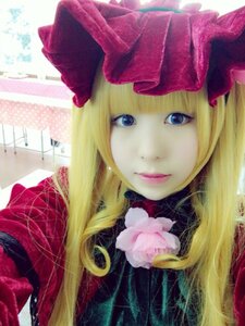 Rating: Safe Score: 0 Tags: 1girl blonde_hair blue_eyes bow flower hat lips long_hair looking_at_viewer realistic shinku smile solo upper_body User: admin