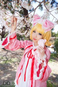 Rating: Safe Score: 0 Tags: 1girl animal animal_on_shoulder bangs blonde_hair day dress frills hinaichigo lips outdoors realistic ribbon short_hair sky solo traditional_media tree User: admin