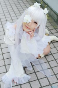 Rating: Safe Score: 0 Tags: 1girl bangs blurry blurry_foreground chain-link_fence depth_of_field dress fence flower hands_on_own_face indoors kirakishou lips long_hair long_sleeves looking_at_viewer shouji sitting smile solo tile_floor tile_wall tiles white_dress white_flower white_hair User: admin