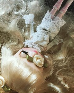 Rating: Safe Score: 0 Tags: 1girl boots doll dress kirakishou knee_boots long_hair lying solo very_long_hair User: admin