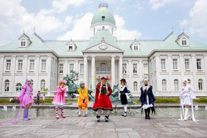 Rating: Safe Score: 0 Tags: 6+girls blonde_hair boots brown_hair cloud day hakurei_reimu hat japanese_clothes kirisame_marisa long_hair multiple_cosplay multiple_girls patchouli_knowledge remilia_scarlet short_hair sign skirt sky tagme User: admin