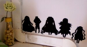 Rating: Safe Score: 0 Tags: image long_hair monster multiple multiple_girls silhouette standing tagme User: admin