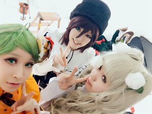 Rating: Safe Score: 0 Tags: 3girls black_hair blonde_hair green_eyes green_hair hat lips long_hair looking_at_viewer multiple_cosplay multiple_girls short_hair smile tagme User: admin