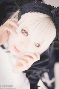 Rating: Safe Score: 0 Tags: 1girl bangs blurry blurry_background blurry_foreground closed_mouth depth_of_field fingernails hairband lolita_hairband long_sleeves looking_at_viewer sleeves_past_wrists solo suigintou white_hair User: admin