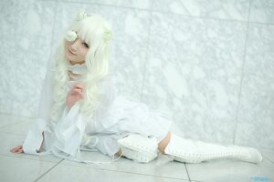 Rating: Safe Score: 0 Tags: 1girl barefoot dress flower hair_ornament kirakishou long_hair lying solo white_hair User: admin