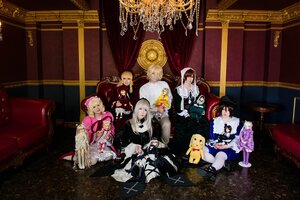 Rating: Safe Score: 0 Tags: black_hair blonde_hair crown curtains dress eyepatch flower long_hair multiple_boys multiple_cosplay multiple_girls tagme User: admin