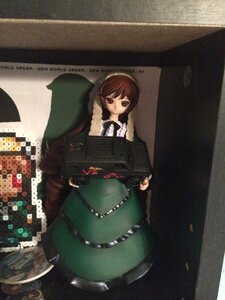 Rating: Safe Score: 0 Tags: 1girl braid brown_eyes brown_hair doll dress frills green_dress long_sleeves looking_at_viewer ribbon solo suiseiseki swept_bangs User: admin
