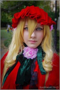 Rating: Safe Score: 0 Tags: 1girl auto_tagged blonde_hair blue_eyes blurry closed_mouth depth_of_field drill_hair flower hair_between_eyes hat lips long_hair looking_at_viewer nose photo pink_flower pink_rose portrait realistic ringlets rose shinku solo User: admin