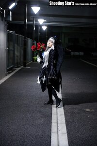 Rating: Safe Score: 0 Tags: 1girl bouquet flower long_hair rose solo standing suigintou white_hair User: admin