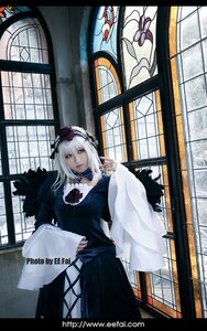 Rating: Safe Score: 0 Tags: 1girl bangs bouquet choker dress feathers flower indoors looking_at_viewer rose silver_hair solo suigintou wide_sleeves window User: admin