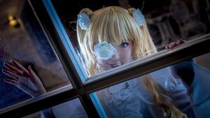 Rating: Safe Score: 0 Tags: 1girl against_glass bangs blonde_hair blue_flower blue_rose dress flower hair_flower hair_ornament kirakishou long_hair rose solo User: admin