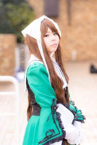 Rating: Safe Score: 0 Tags: 1girl blurry blurry_background blurry_foreground brown_hair closed_mouth depth_of_field green_eyes heterochromia hood lips long_hair looking_at_viewer red_eyes solo suiseiseki User: admin