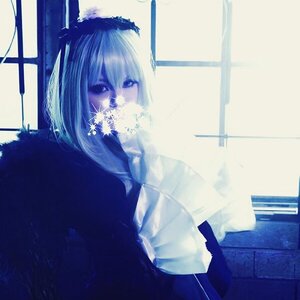 Rating: Safe Score: 0 Tags: 1girl bangs blue_eyes blue_theme indoors long_hair looking_at_viewer solo suigintou window User: admin