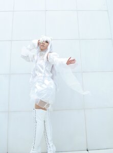 Rating: Safe Score: 0 Tags: 1girl dress kirakishou long_hair long_sleeves solo tiles white_dress white_hair white_theme User: admin