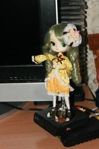 Rating: Safe Score: 0 Tags: 1girl doll dress flower frills green_eyes green_hair hair_flower hair_ornament kanaria long_sleeves pantyhose ribbon solo standing yellow_dress User: admin