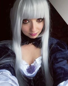 Rating: Safe Score: 0 Tags: 1girl bangs blunt_bangs choker closed_mouth dress flower fur_trim lips long_hair looking_at_viewer red_eyes rose smile solo suigintou upper_body white_hair User: admin