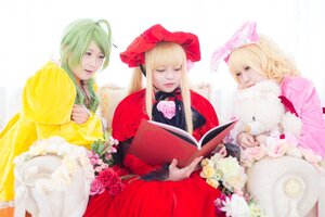 Rating: Safe Score: 0 Tags: 3girls 91076 blonde_hair blue_eyes book bow closed_eyes dress flower long_hair multiple_cosplay multiple_girls open_book pink_flower pink_rose rose shinku sleeping tagme User: admin