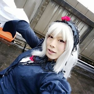 Rating: Safe Score: 0 Tags: 1girl gloves hairband lolita_hairband long_sleeves solo suigintou upper_body white_hair User: admin