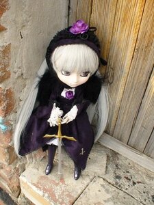 Rating: Safe Score: 0 Tags: 1girl doll dress frills long_hair long_sleeves silver_hair solo standing suigintou User: admin