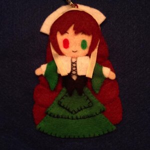 Rating: Safe Score: 0 Tags: 1girl black_background dark doll full_body green_dress green_eyes head_scarf heterochromia long_sleeves looking_at_viewer red_eyes smile solo suiseiseki User: admin