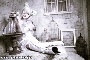 Rating: Questionable Score: 0 Tags: 1girl birdcage cage curtains indoors kirakishou looking_at_viewer monochrome sitting solo User: admin