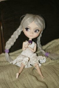 Rating: Safe Score: 0 Tags: 1girl barefoot bloomers blurry blurry_foreground braid depth_of_field doll dress long_hair sitting solo suigintou twintails underwear very_long_hair white_dress white_hair User: admin