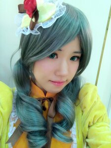 Rating: Safe Score: 0 Tags: 1girl aqua_eyes blue_headwear closed_mouth hat kanaria long_hair looking_at_viewer mini_hat mini_top_hat portrait smile solo top_hat traditional_media User: admin
